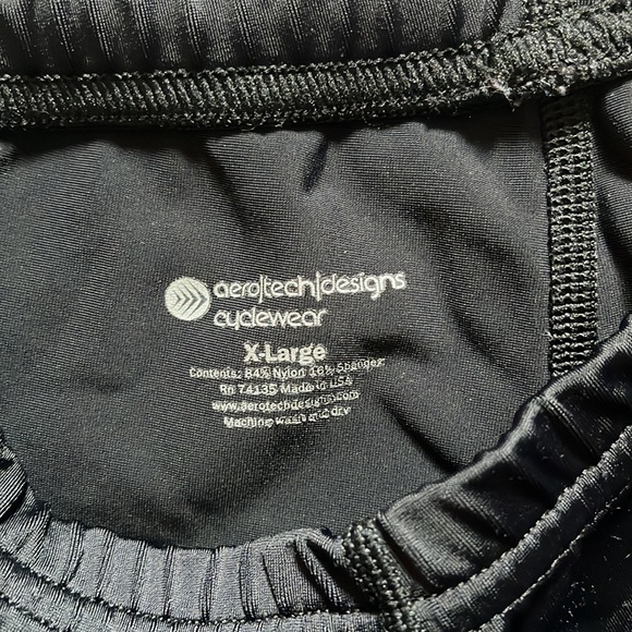 2pk Aerotech designs Cycling Shorts - Picture 2 of 3